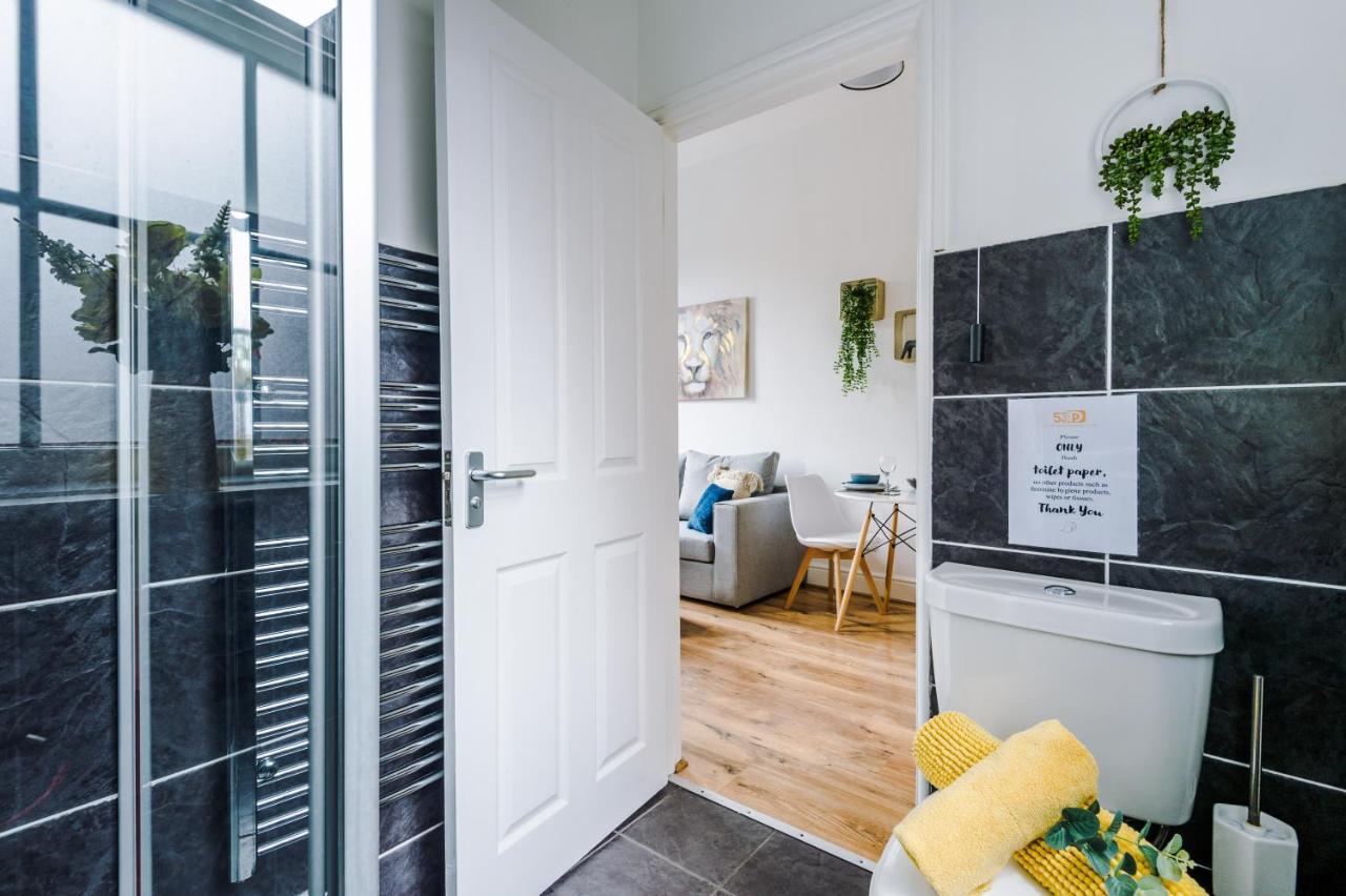 Bright 1-Bed Apartment In Chester By 53 Degrees Property, Ideal For Professionals & Couples, Great Location - Sleeps 4 Экстерьер фото